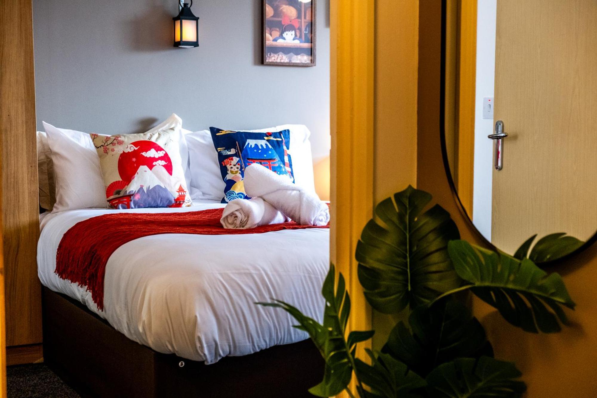 Anime - And Free Parking With Netflix Apartment