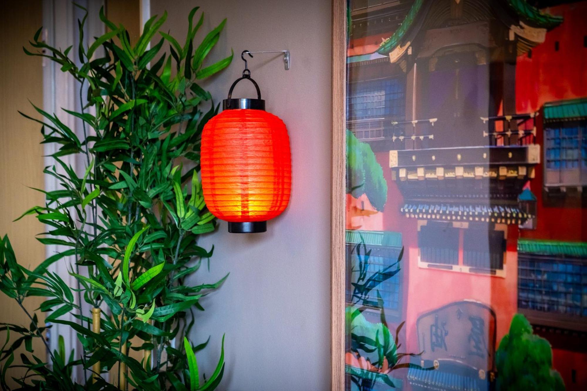 Anime - And Free Parking With Netflix Apartment *