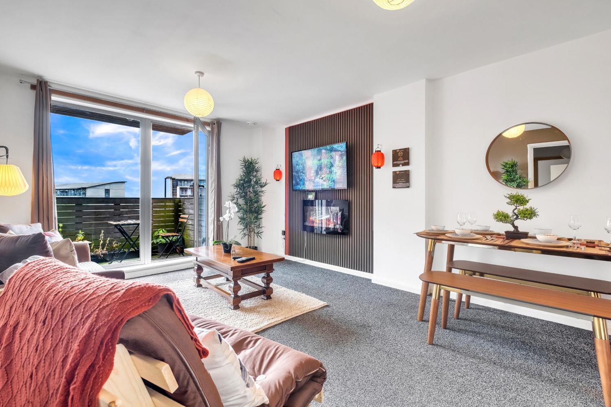 Anime - And Free Parking With Netflix Apartment *