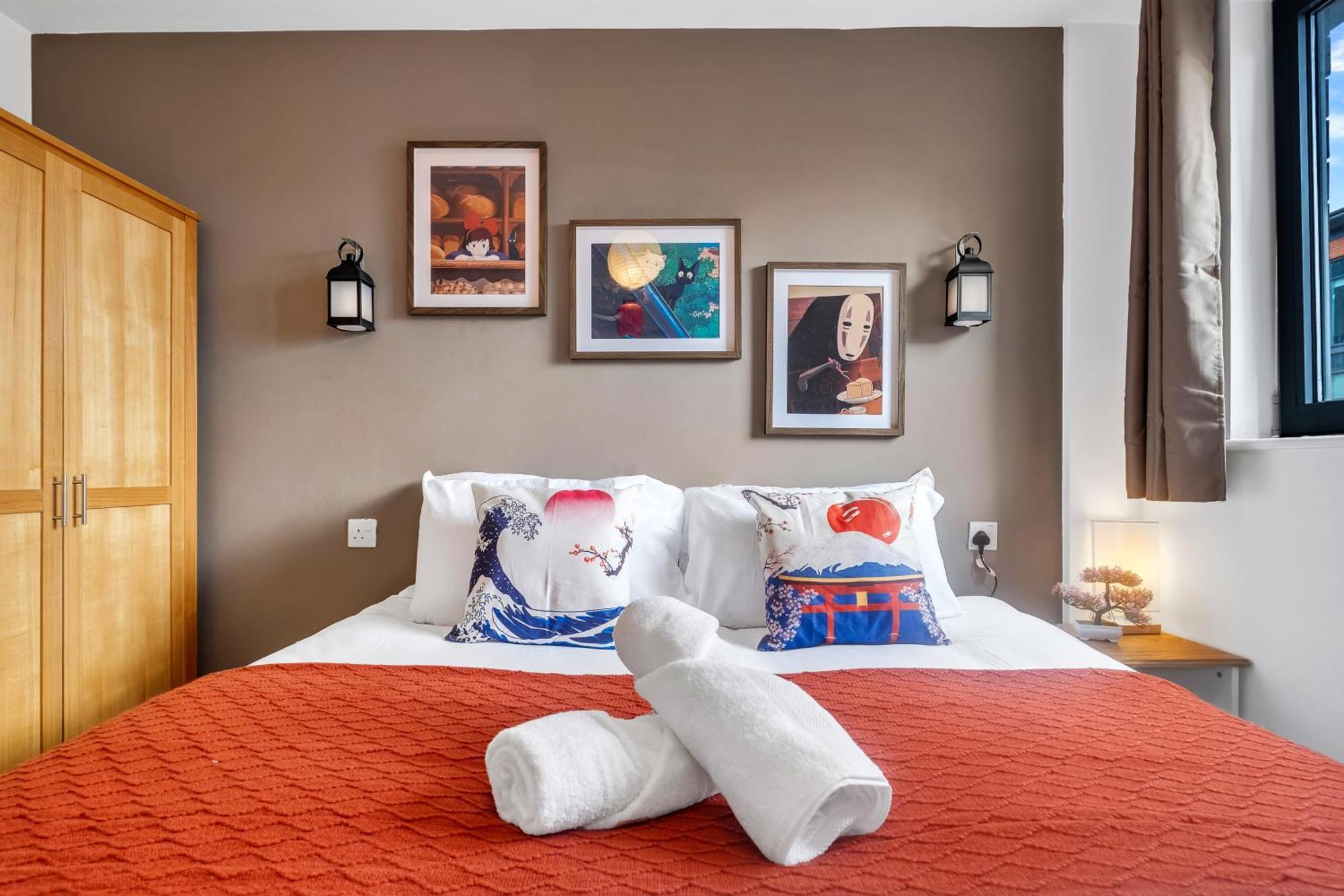Apartment Anime - And Free Parking With Netflix Birmingham