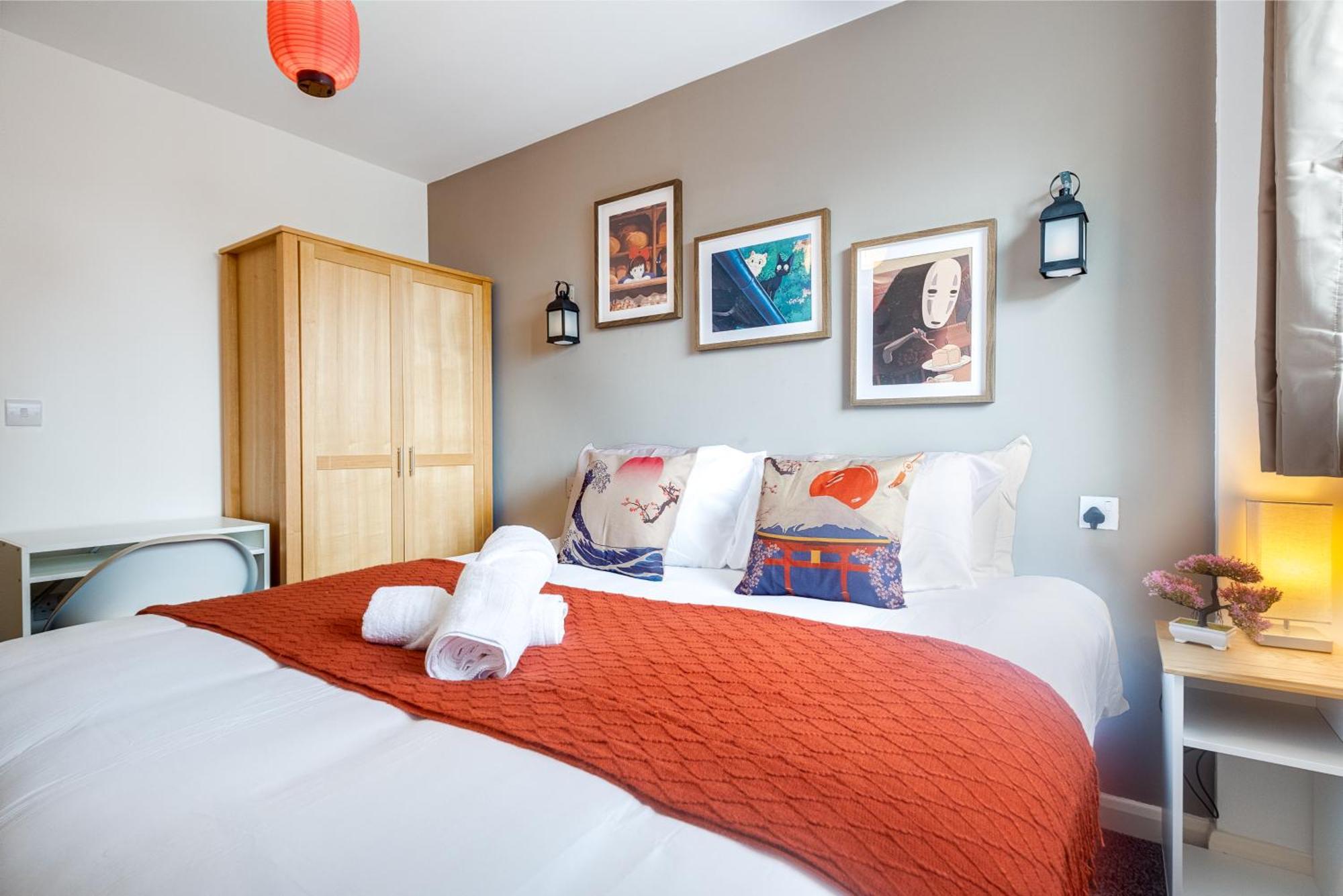 Anime - And Free Parking With Netflix Apartment Birmingham